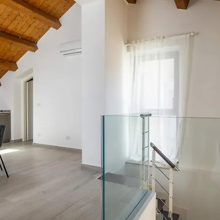 Varanni Apartment *